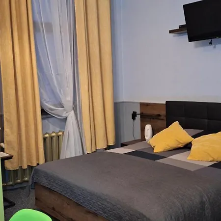 Gornoslaska 19 ホステル